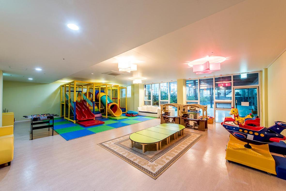 The Four Grace Resort Szogüpho Kültér fotó